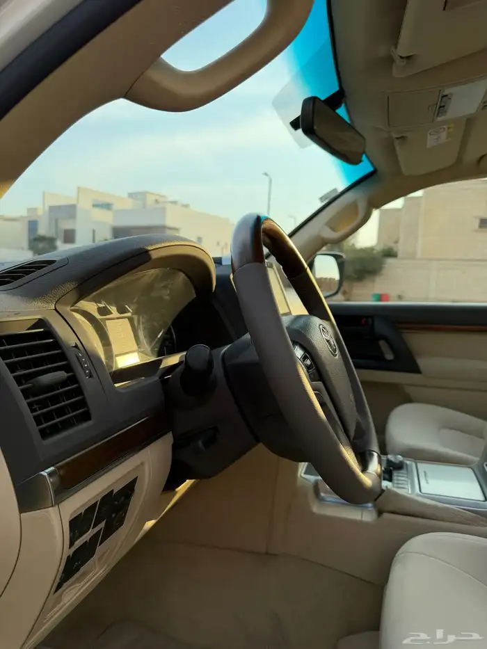 لاندكروزر 2017 رقم (( 3)) عدد الملاك ((2)) 25