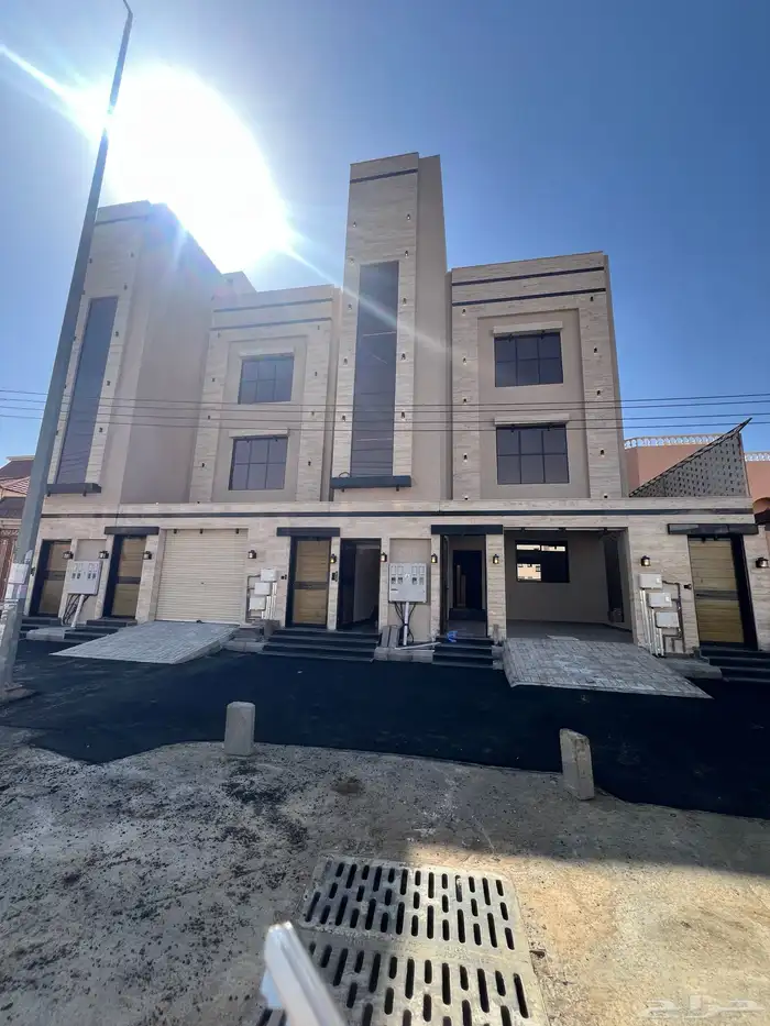 للتمليك شقق علوية فخمة vip بحي الراقي شرق خميس مشيط 0