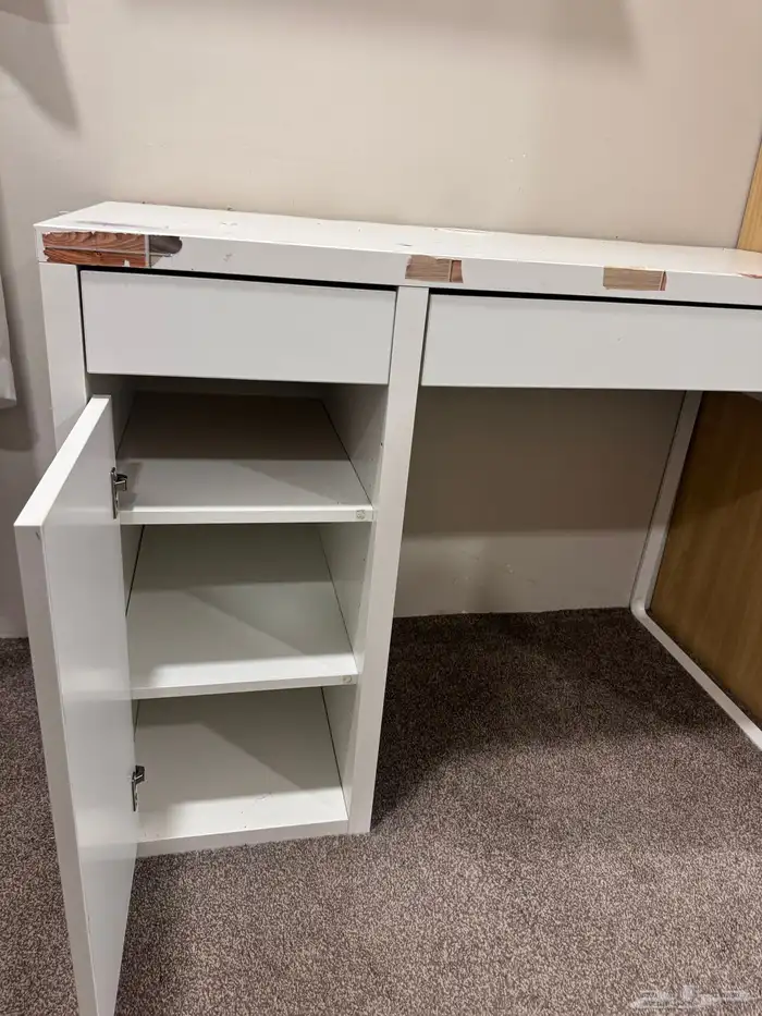 مكتب من ايكيا 1