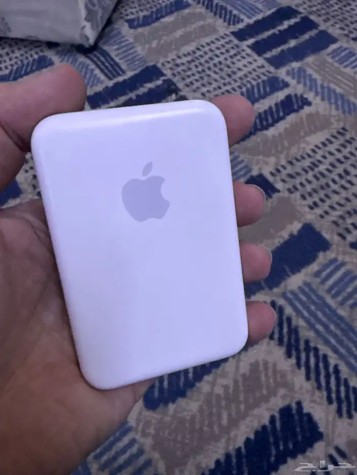 شاحن متنقل ايفون 1