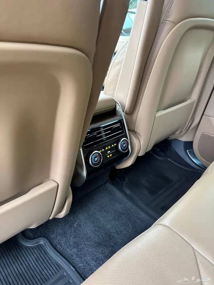 للبيع رانج روفر فوج 2023 - V8 بسعر خرافي وارد كندا 9