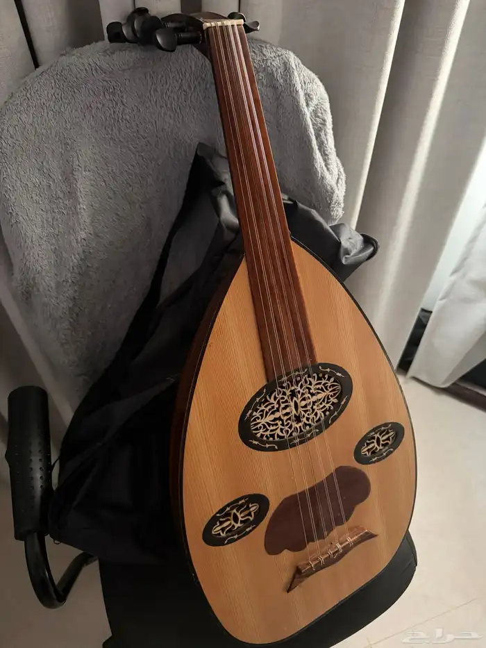 آله عزف - عود 0