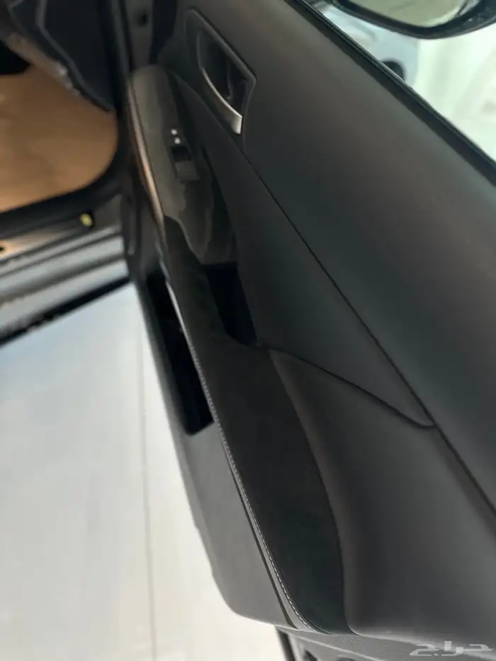 لكزس is350f بلاك ادشن 2025 22