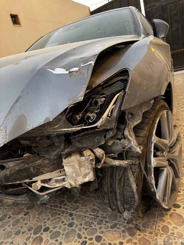 لكزس 2017 is فئة F مصدومه 1