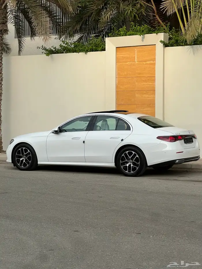 مرسيدس E 200 موديل 2025 عداد 7 آلاف كيلو ضمان الجفالي 10