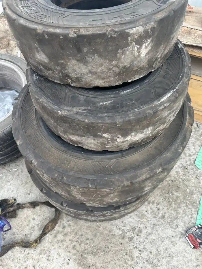 كفرات رافعة شوكية. فور كلفت 0