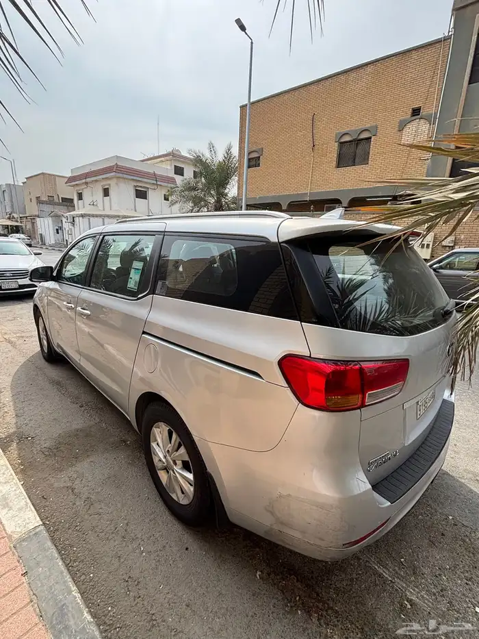 كيا كانيفال 5