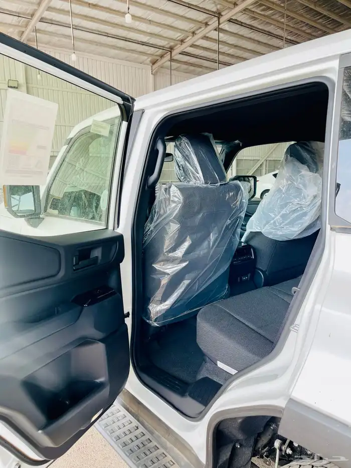 تويوتا - برادو دبل 2025 - بنزين 10