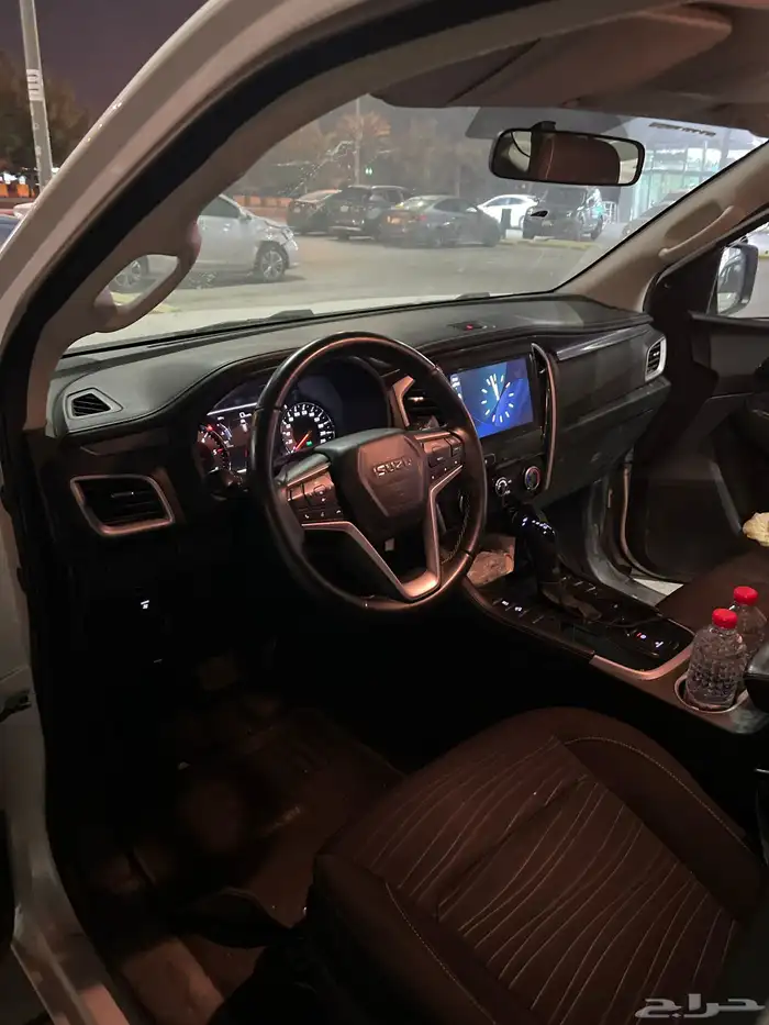 ايسوزو MUX 2023 4