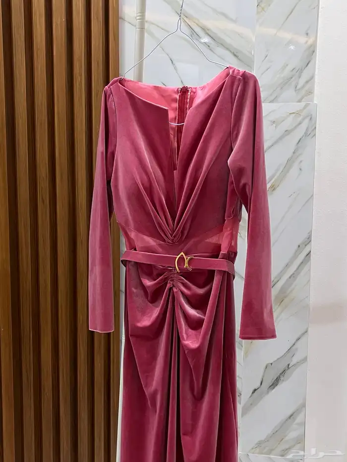 فستان جديد للبيع من بوتيك blan B ملبوس اربع ساعات 1