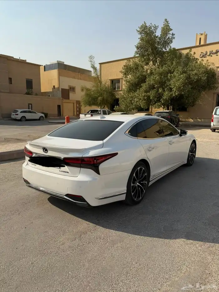 للبيع لكزس 2022 نظيفه 18