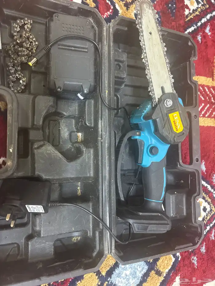 منشار خشب 6انش لم يستخدم كثيرمعه بطاريه واحد جنزير جديد 0