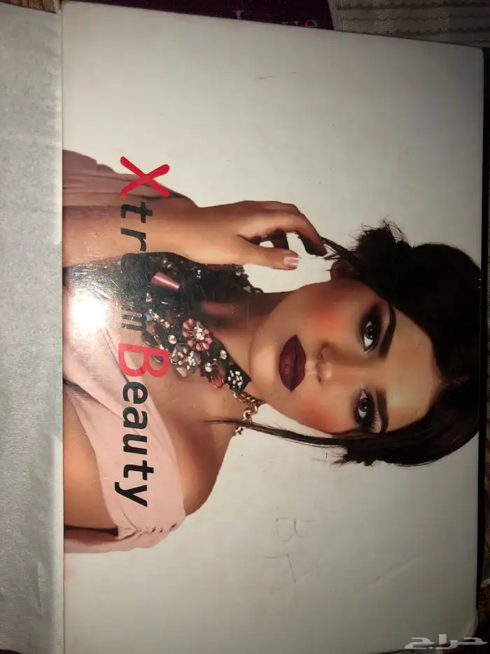 مكياج مستخدم نظيف حلوو يناسبكم ناعم ولطيف على البشره جميل 0