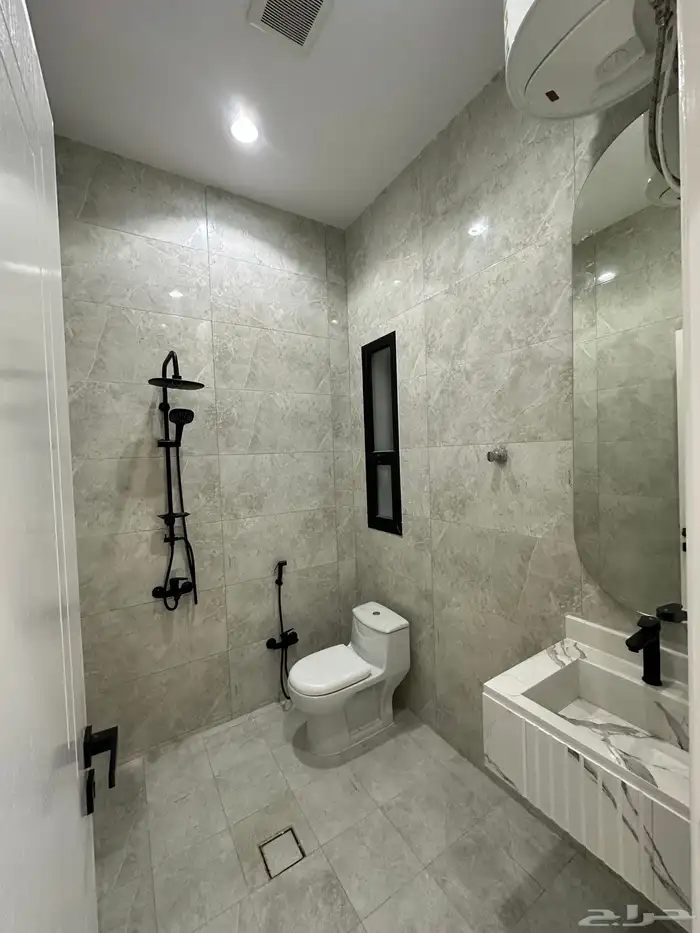 للبيع دور ارضى على بارحه وسيعه بخميس مشيط 19