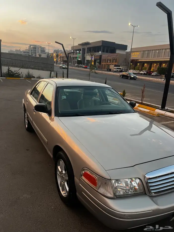 فورد فكتوريا 2011 2