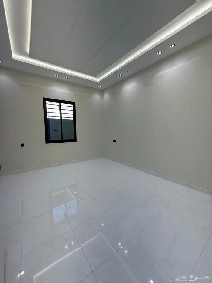 للبيع ارواف علويه وشقق ارضيه تشطيب فندقي ف شمال الخميس 32