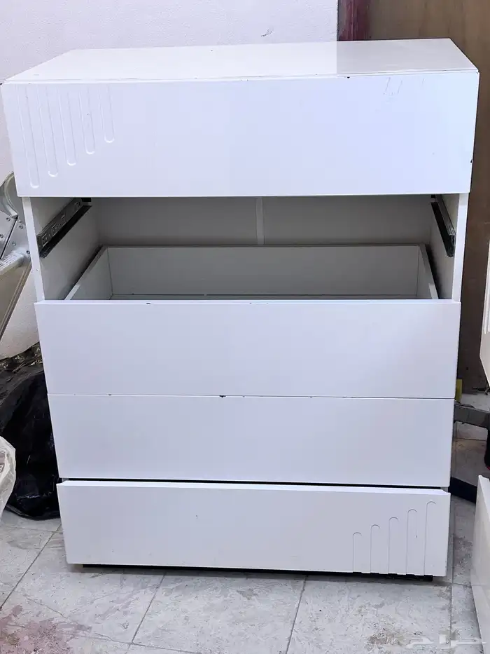 تسريح بمرايه ودروج ب200ريال 1