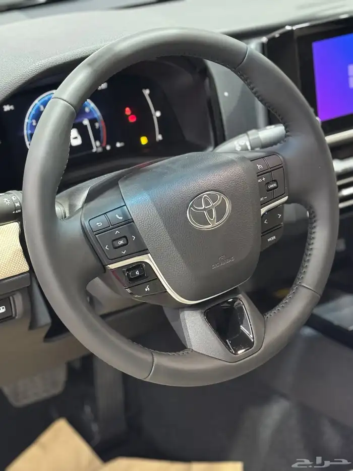 تويوتا   كامري LE بنزين 2025 جديد سعودي 116.000شامل 12