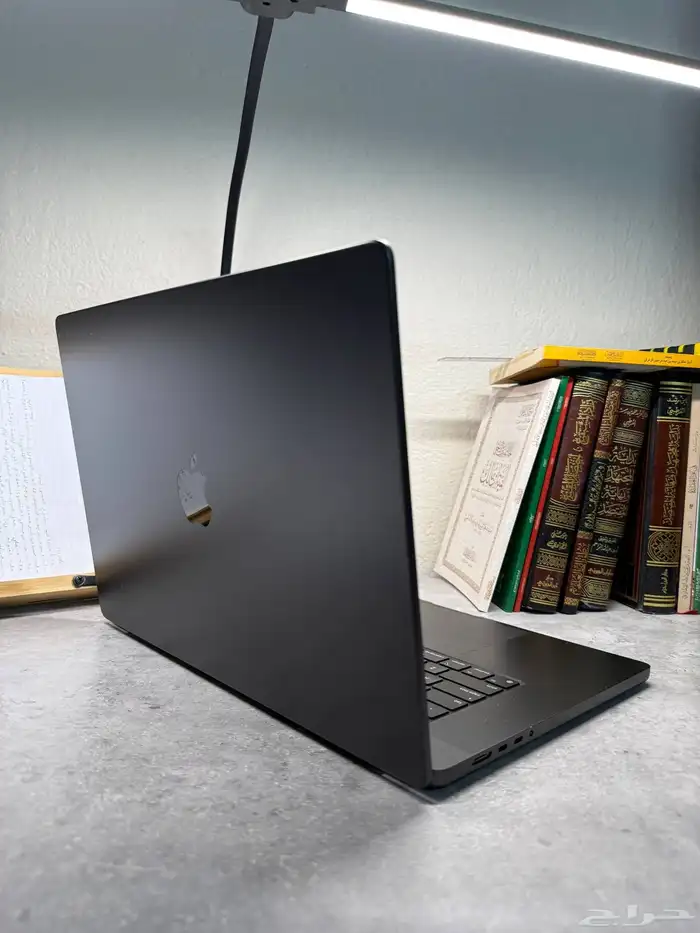 MacBook Pro M3 Pro 0