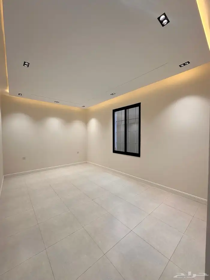 للبيع شقه ارضيه بالقرب من مطار ابها بمساحه حوش كبيره 16