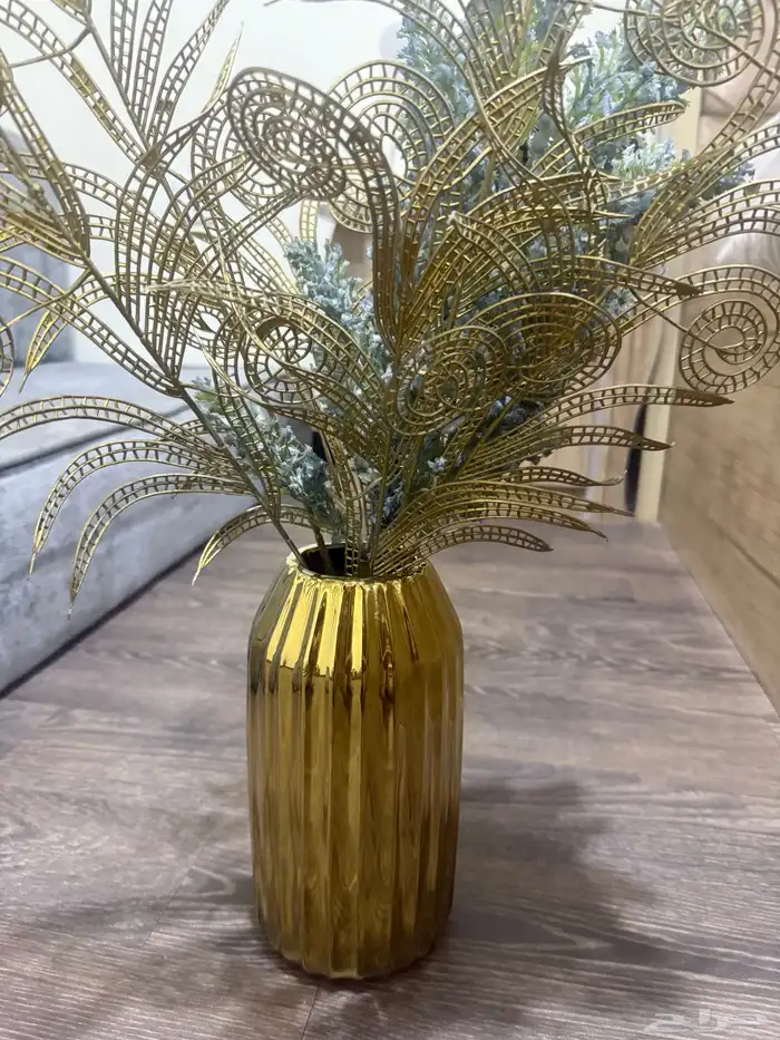 حاوية ورود ذهبية 0