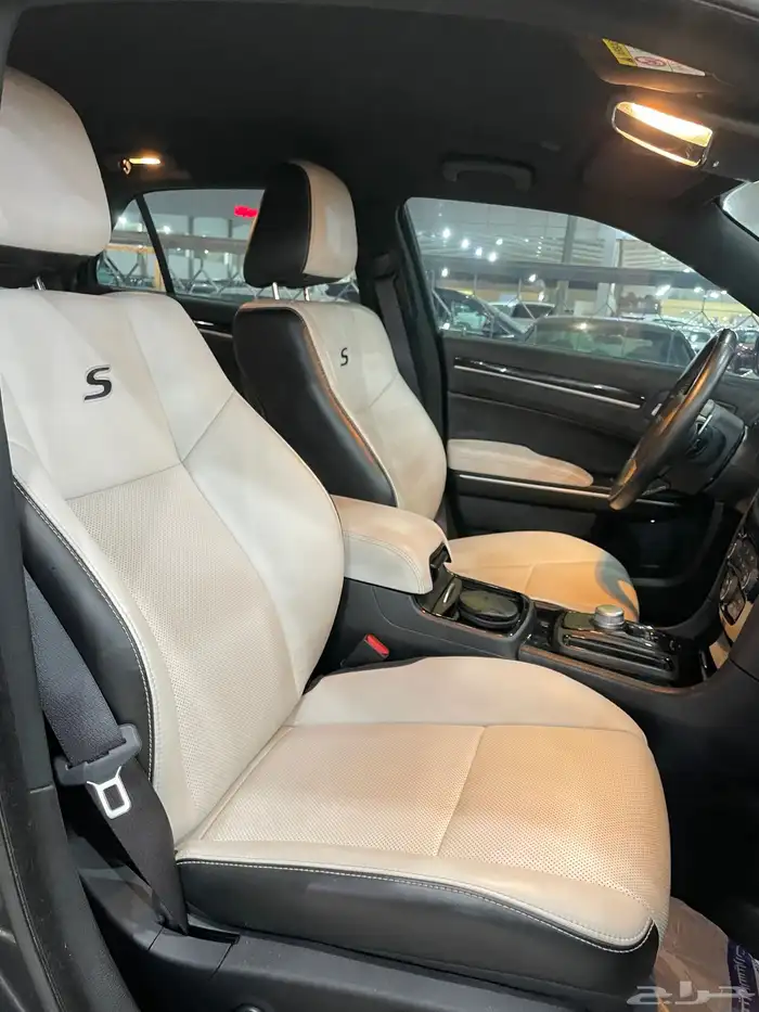 كرايسلر 300s موديل 2021 فل كامل 10