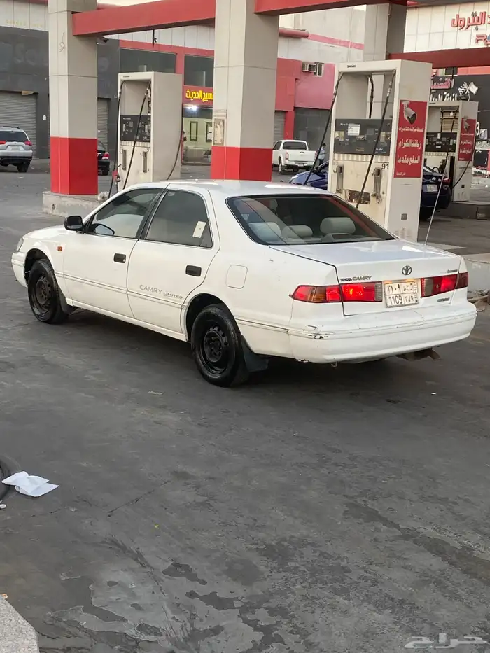 كامري 2002 للبيع قير عادي 0