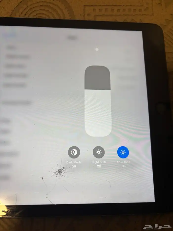 ايباد الجيل التاسع نظيف مشكلته بس شاشه علي سوم الجاد يتواصل 3