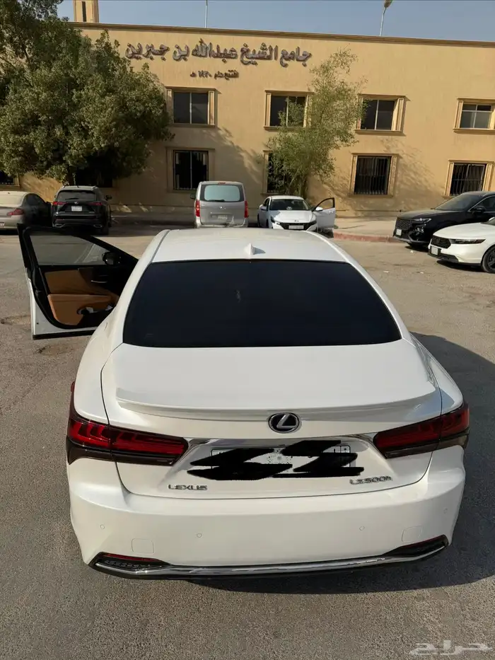 للبيع لكزس 2022 نظيفه 2