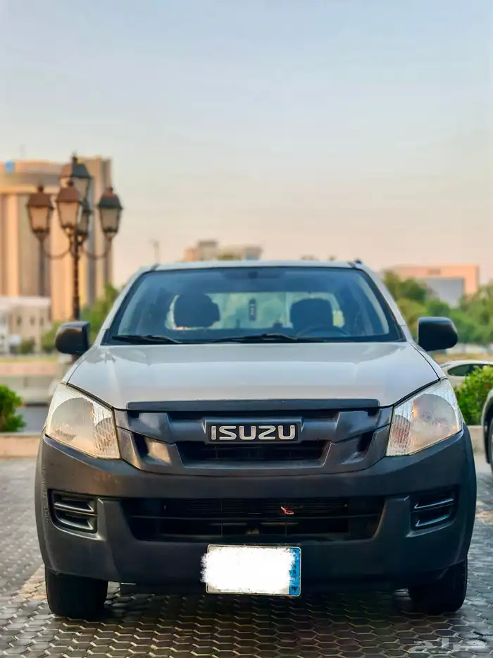 بكب ايسوزو و ميتسوبيشي غمارة وغمارتين ديزل 44