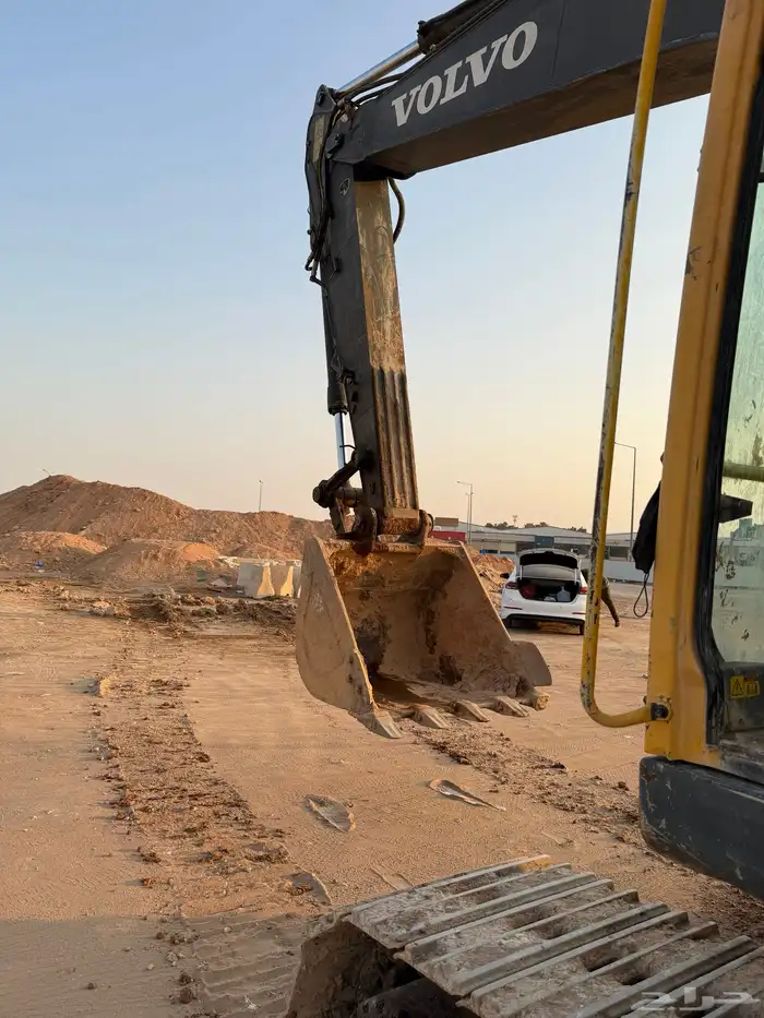 بوكلين فولفو 2009 للبيع مع الدقاق الرياض 1