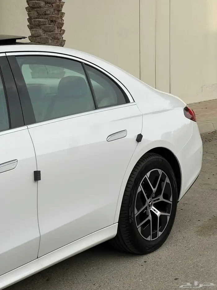 مرسيدس E 200 موديل 2025 عداد 7 آلاف كيلو ضمان الجفالي 13