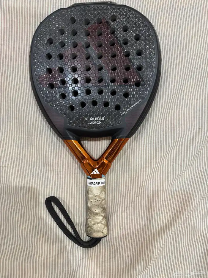 مضرب بادل أديداس للبيع 0