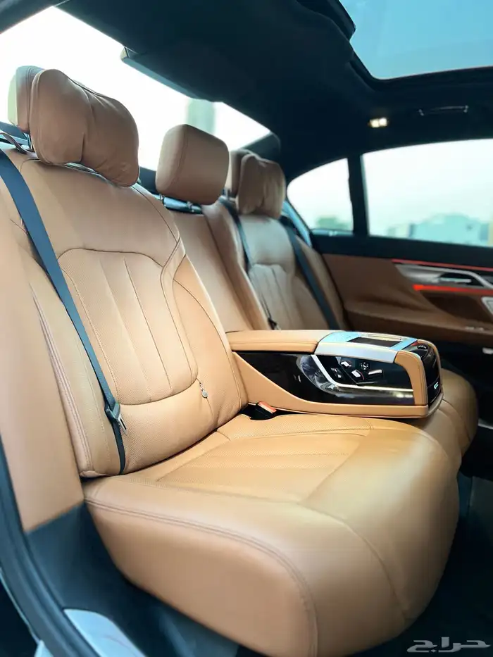 بي ام دبليو 750li ممشى قليل 2016 قمة النظافة بحالة الوكالة 52