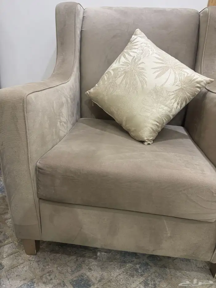 طقم كنب كامل شبه جديد 3