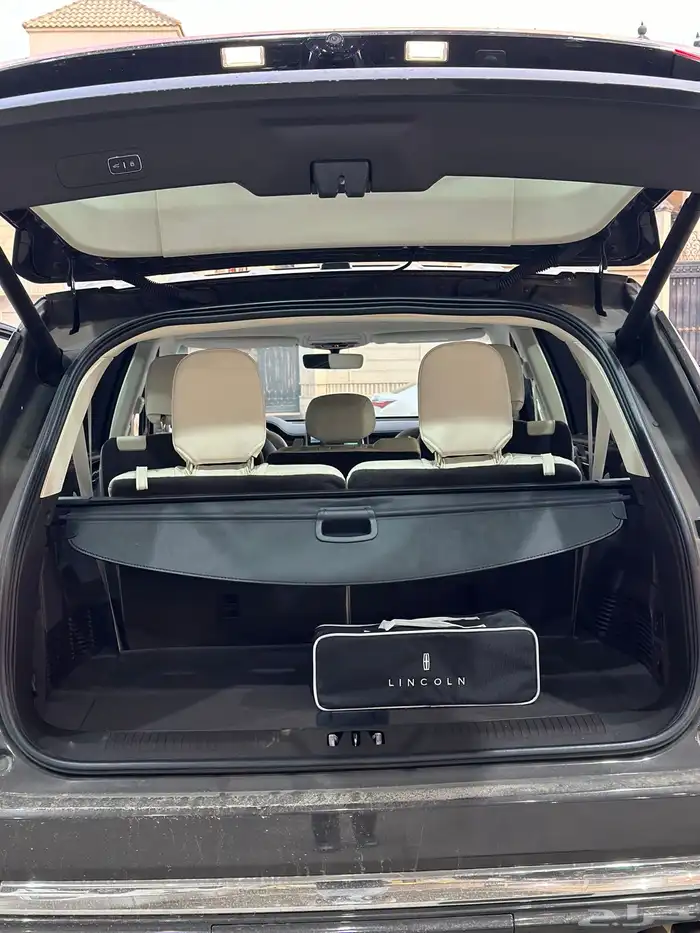 لنكلولن بريزيدنشيل اعلى فئه 9