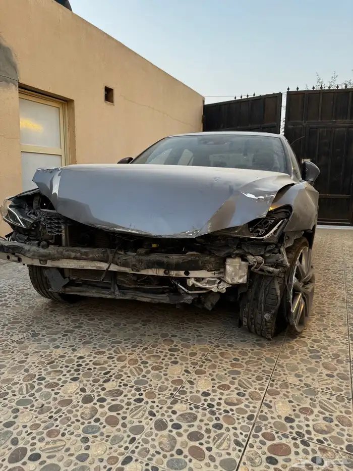 لكزس 2017 is فئة F مصدومه 8