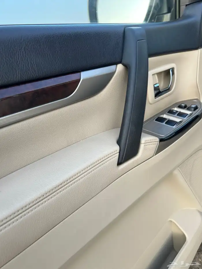 ميتسوبيشي باجيرو 2016 فل كامل بدي وكاله ممشى قليل نظيف جدا 47