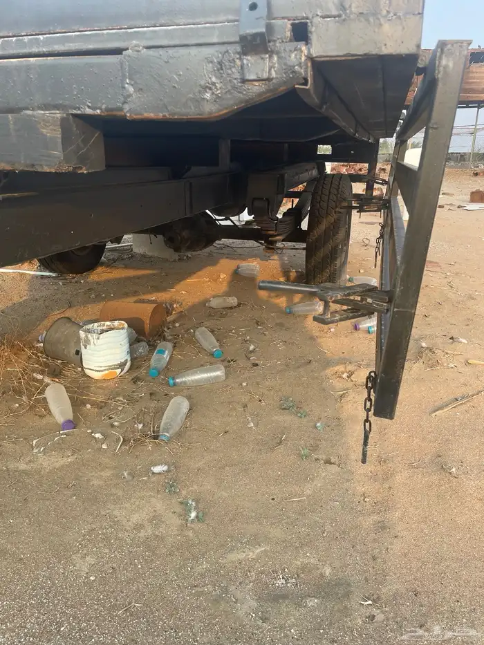 مقطورة نقل 8