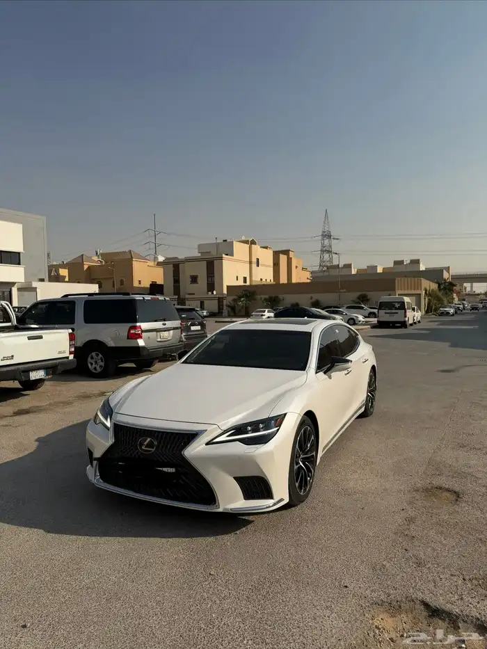 للبيع لكزس 2022 نظيفه 15