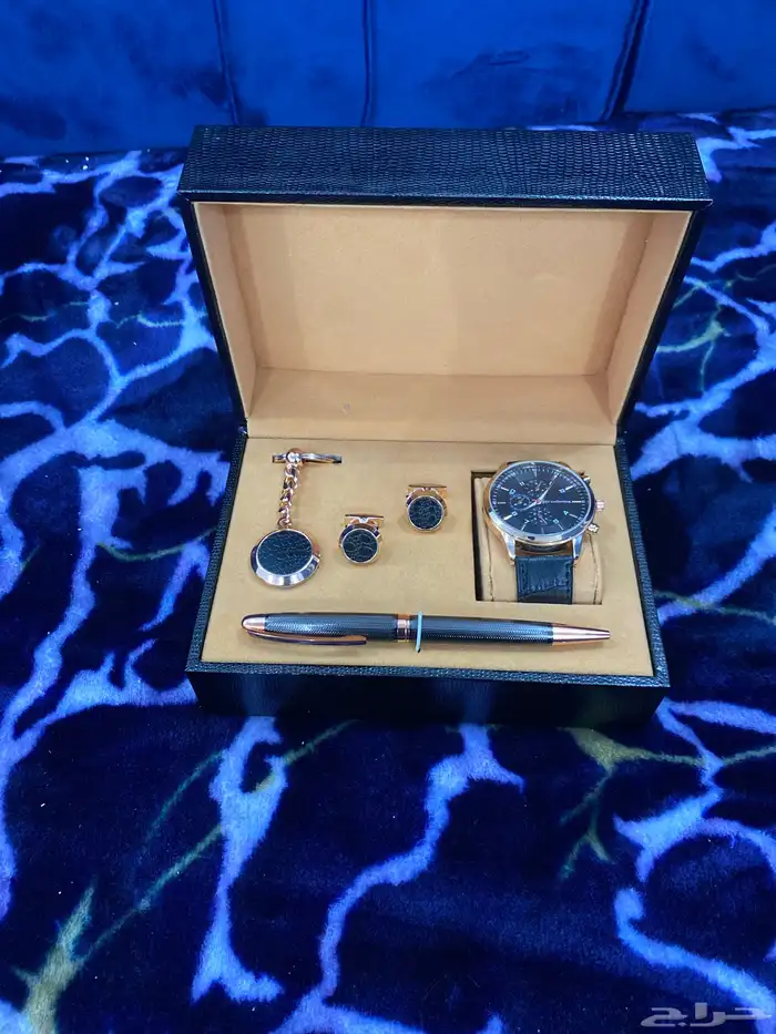 بوكس كامل قلم وساعة وأشياء ثانية فل كامل أطلب الحين 0