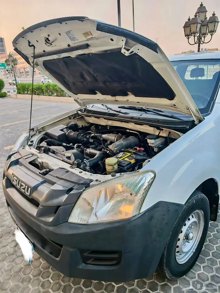 بكب ايسوزو و ميتسوبيشي غمارة وغمارتين ديزل 46