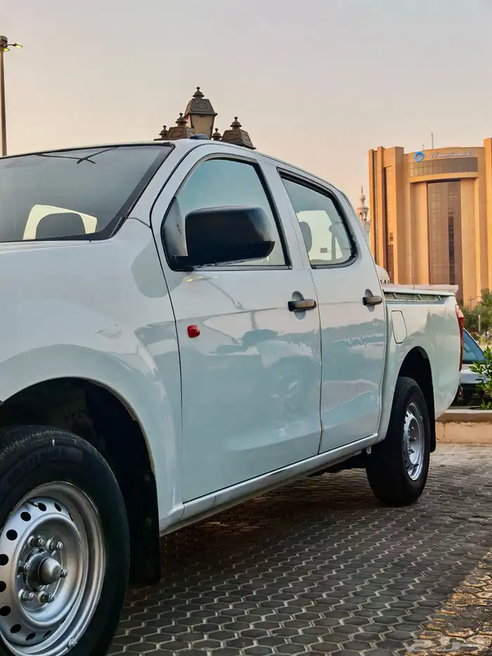 بكب ايسوزو و ميتسوبيشي غمارة وغمارتين ديزل 1