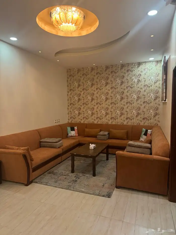 شقة مؤثثة بالكامل ونظيفة للإيجار 1