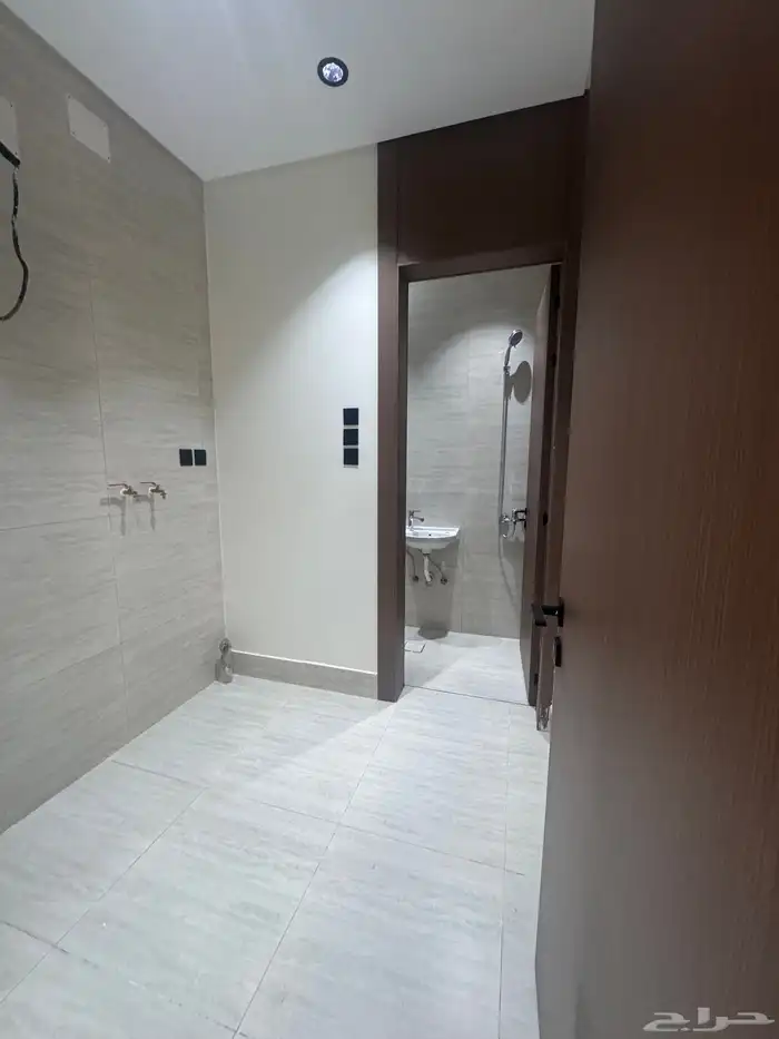 للبيع شقق ارضيه مداخل مستقله وعلوى بسطح من 450 الف ابها 9