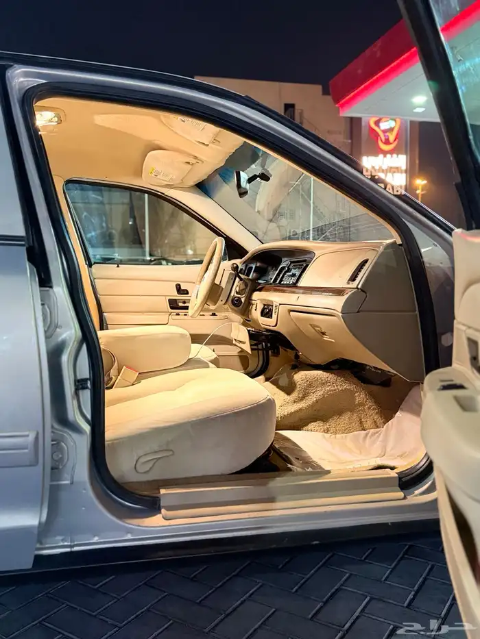 فورد فكتوريا 18