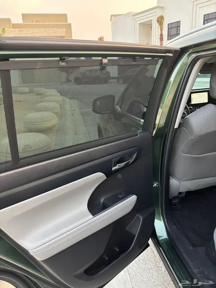 للبيع تويوتا هايلاندر GLE موديل 2023 نظافه وكاله وممشى قليل 14