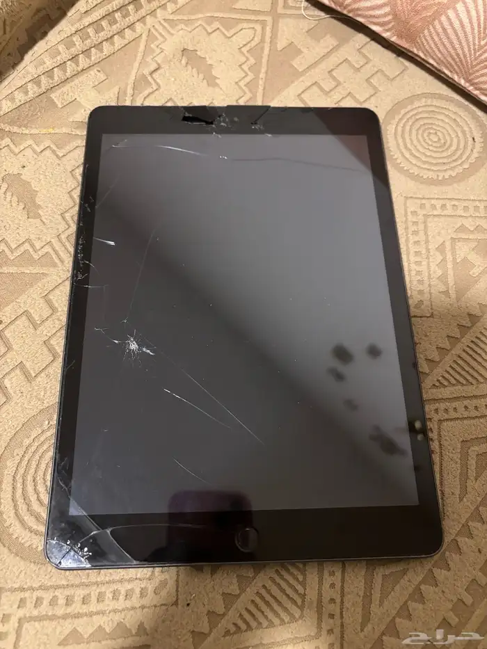 ايباد الجيل التاسع نظيف مشكلته بس شاشه علي سوم الجاد يتواصل 5