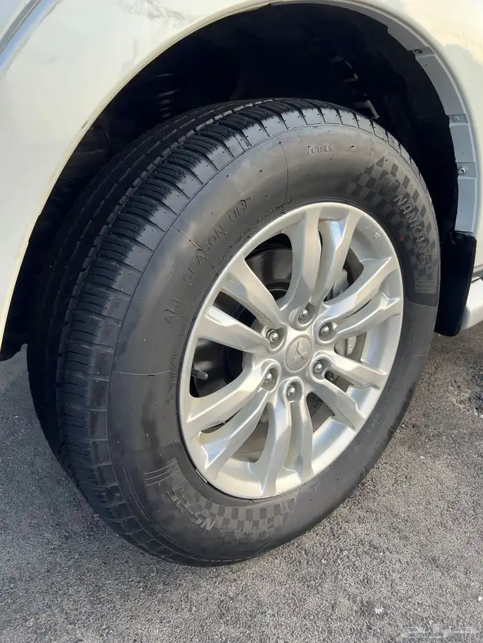 ميتسوبيشي باجيرو 2016 فل كامل بدي وكاله ممشى قليل نظيف جدا 28