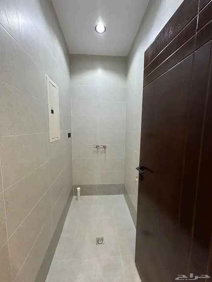 للبيع شقه ارضيه 6غرف بحوش ومدخل سياره بدره الموسي550الف 9